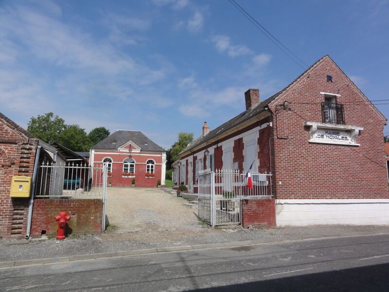 ملف:Noyales (Aisne) mairie.JPG