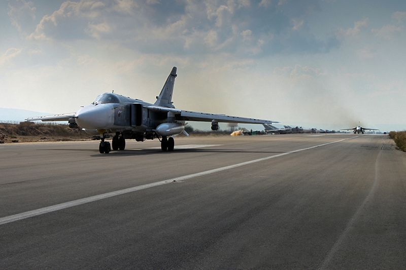 ملف:Russian military aircraft at Latakia, Syria (1).jpg
