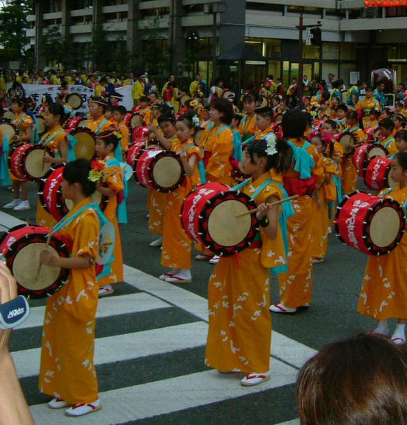 ملف:Sansa Odori 2.JPG