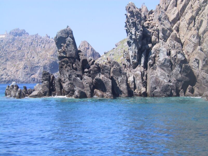 ملف:Ponza faraglione6.JPG