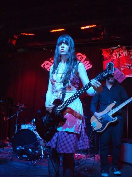 ملف:Teri Gender Bender 2011.jpg