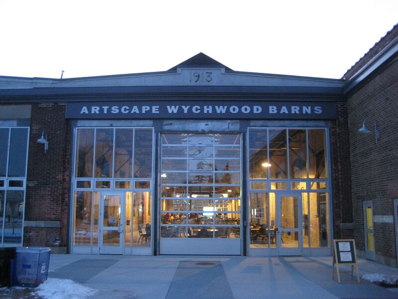 ملف:Wychwood Barns.JPG