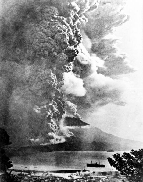 ملف:1914-Sakurajima-eruption.jpg