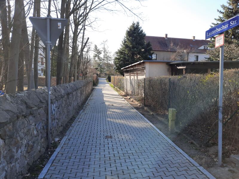 ملف:20220321.Dresden.Lauterbacher Straße.-01.jpg