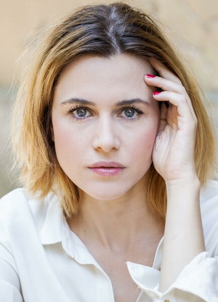 ملف:Anna Favella (cropped).jpg