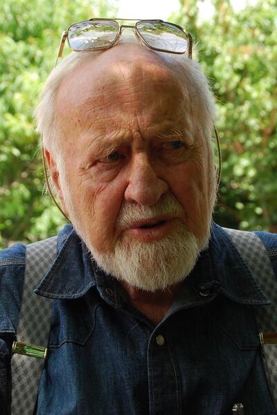 ملف:Bill Mollison, 2008 (cropped).jpg