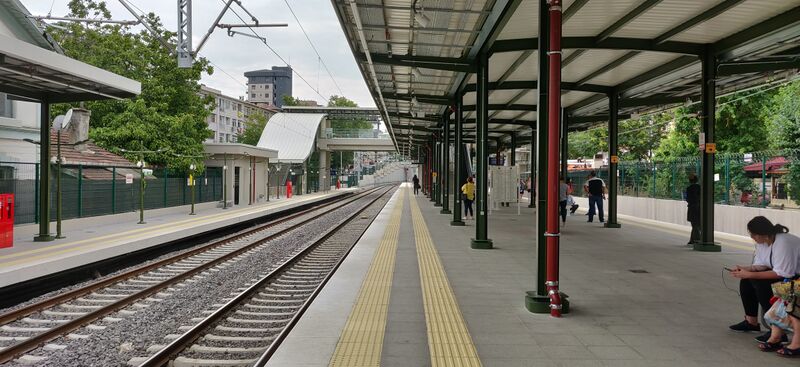 ملف:Bostanci station.jpg