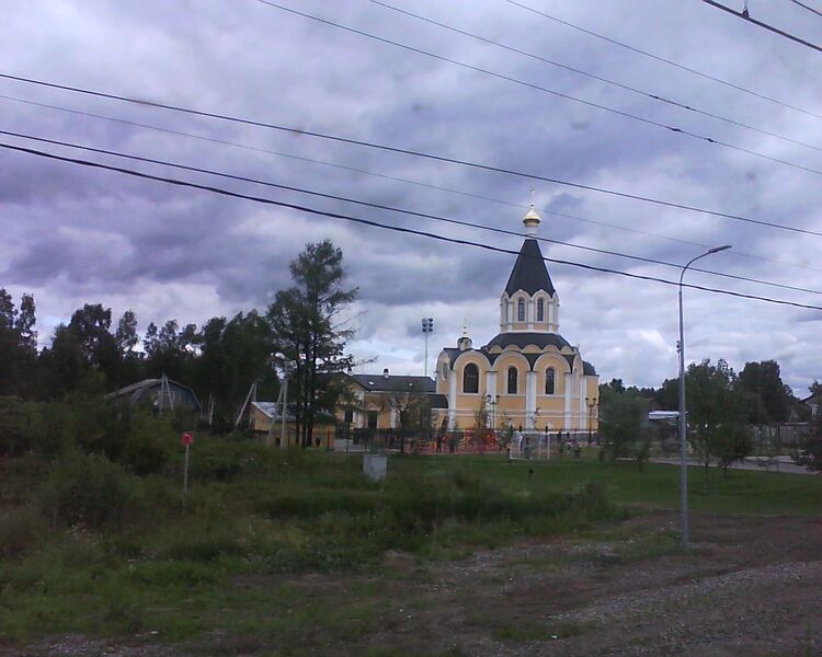 ملف:Church in Apraxin.jpg
