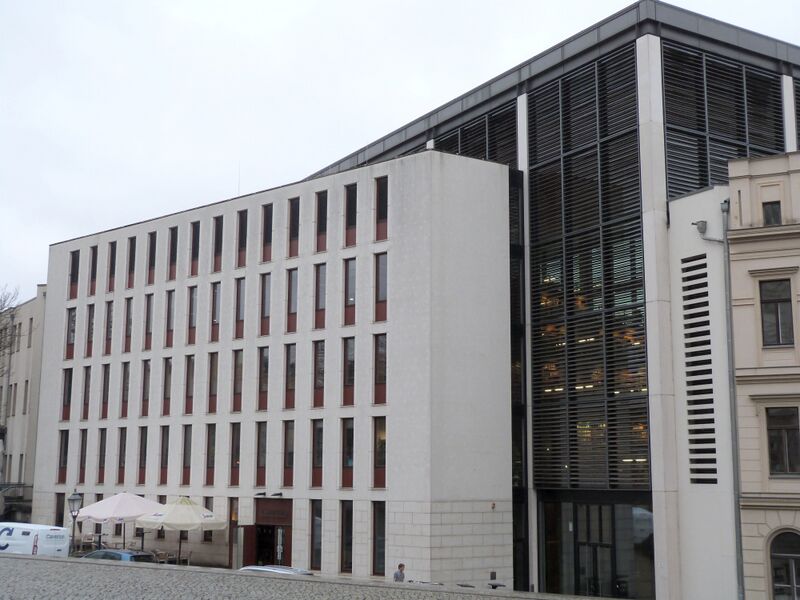 ملف:Juridicum MLUHalle.JPG