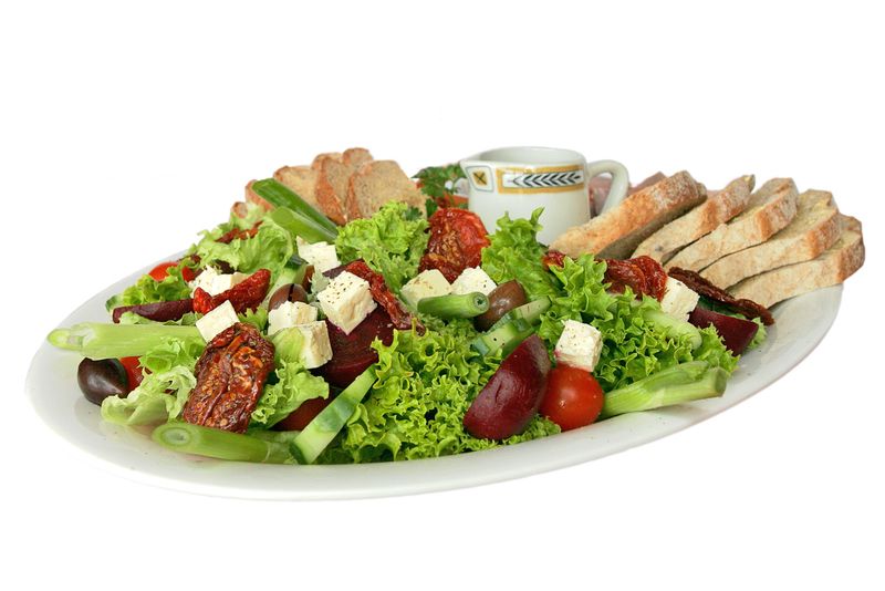 ملف:Salad platter.jpg