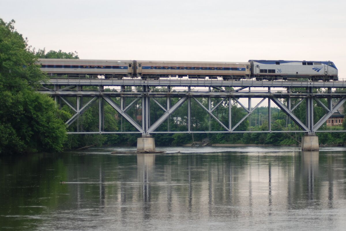 ملفAmtrak Wolverine crossing St. Joseph River at Niles, July 2009.jpg