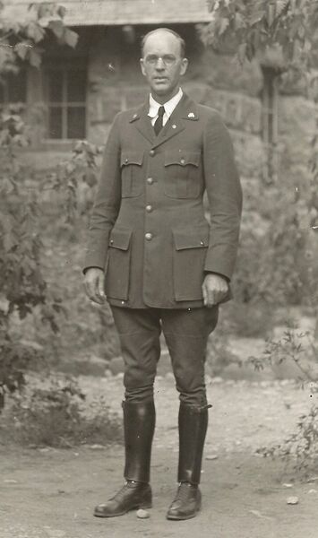 ملف:Angus M. Woodbury (cropped).jpg