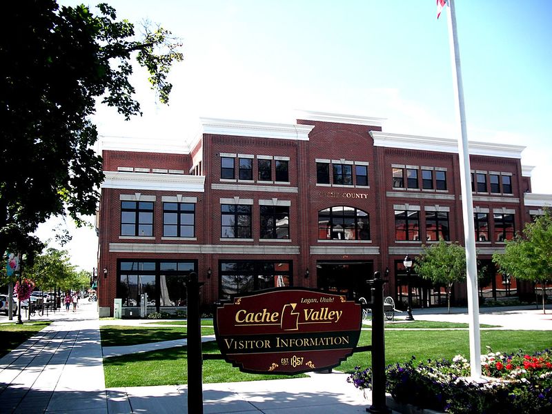 ملف:Cache county building.jpg