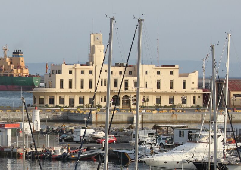 ملف:Club Náutico, Ceuta (cropped).jpg