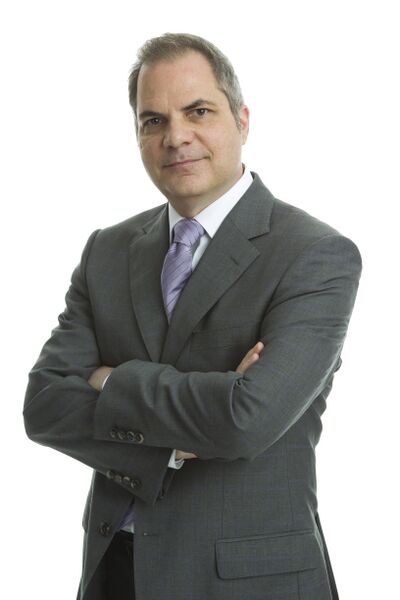 ملف:David Armstrong.jpg