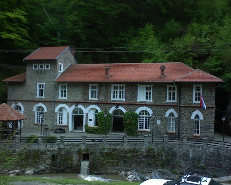 ملف:Hidroelektrana Vučje.JPG