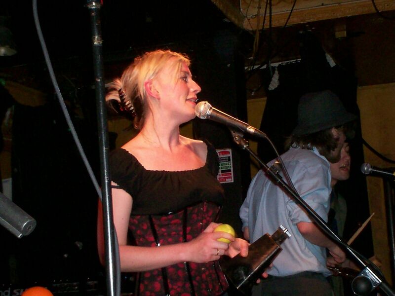 ملف:Cathy Davey.jpg