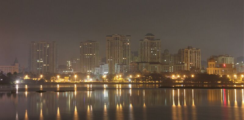 ملف:Hiranandani Gardens, Powai skyline.JPG