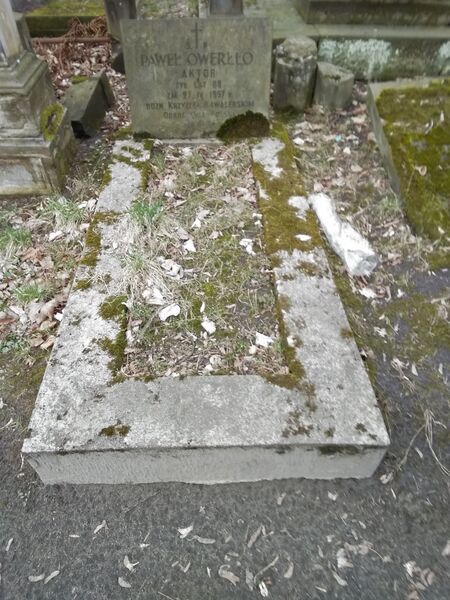 ملف:Paweł Owerłło grób.jpg