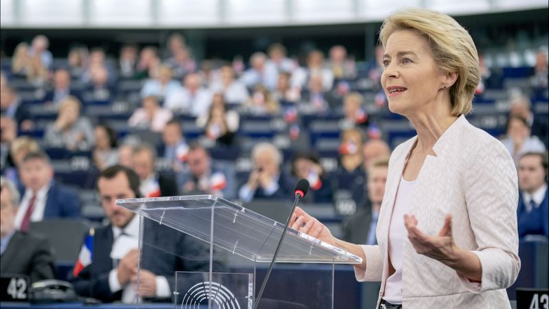 ملف:Ursula von der Leyen presents her vision to MEPs.jpg