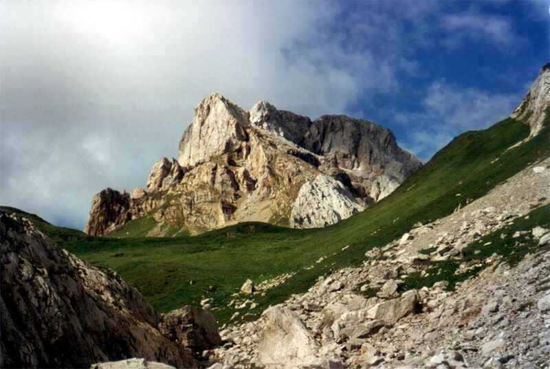 ملف:Hochweissenstein From NE CarnicAlps.jpg