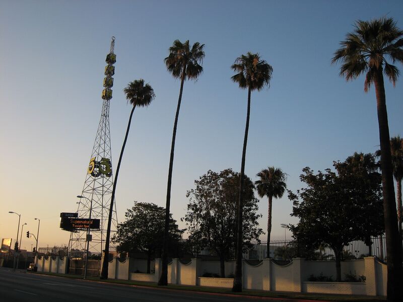 ملف:KTLA Tower02.JPG