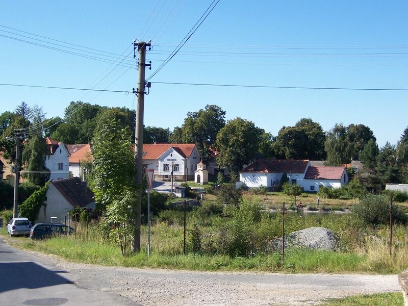 ملف:Vysoký Újezd, Kozolupy, střed.jpg