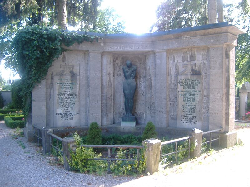 ملف:Westfriedhof. Augsburg.JPG