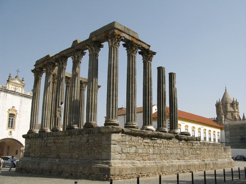 ملف:Evora-RomanTemple.jpg