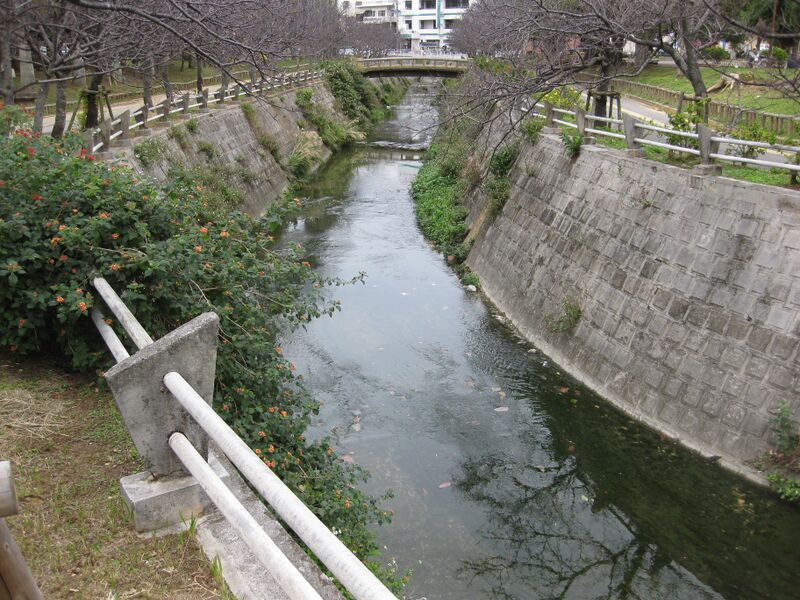 ملف:Gābugawa Okinawa Japan.jpg