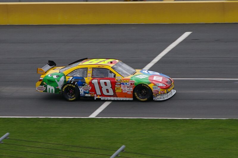 ملف:Kyle Busch 2009.jpg