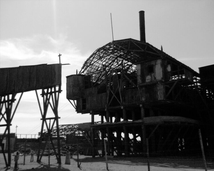 ملف:Santa laura building skeleton.jpg