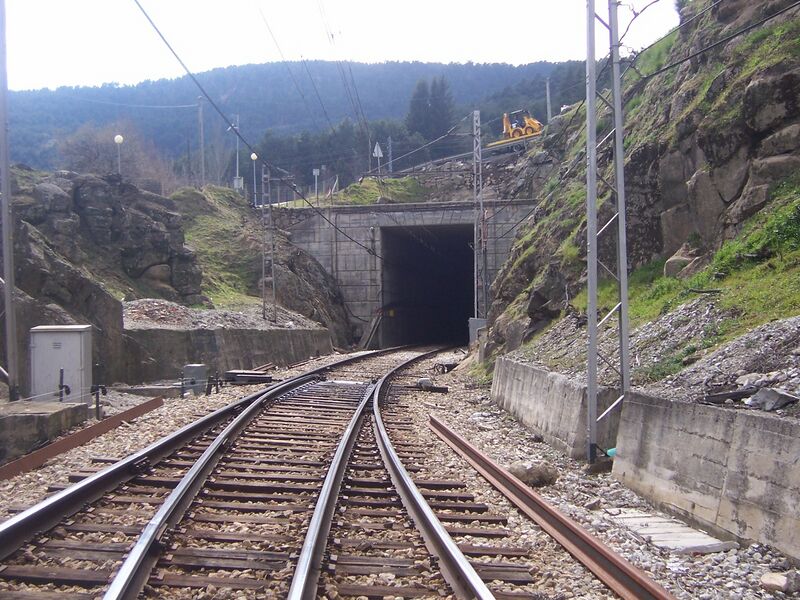 ملف:Túnel Antiguo de Guadarrama.jpg