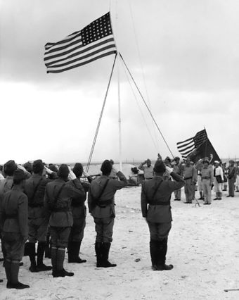 Wake island 1945 surrender.jpg