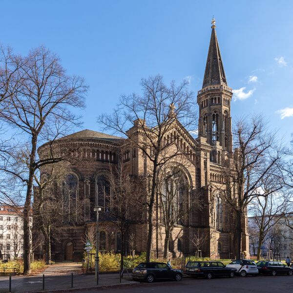 ملف:Zionskirche, Berlin-Mitte, 151108, ako.jpg