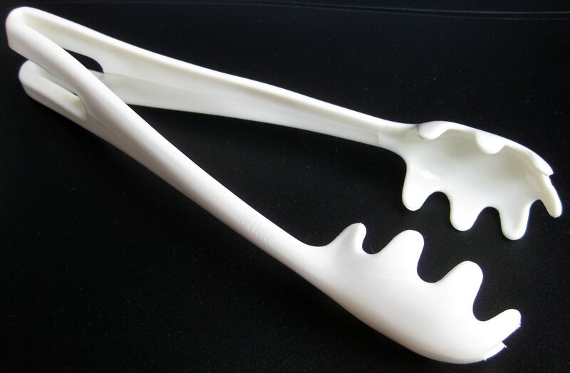 ملف:2012-04-23 Spaghettizange Kunststoff.JPG