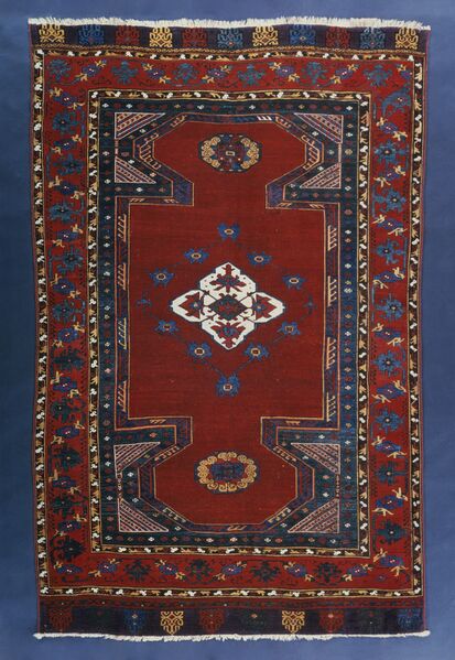ملف:9Double-Niche Carpet LACMA M.2004.32.jpg