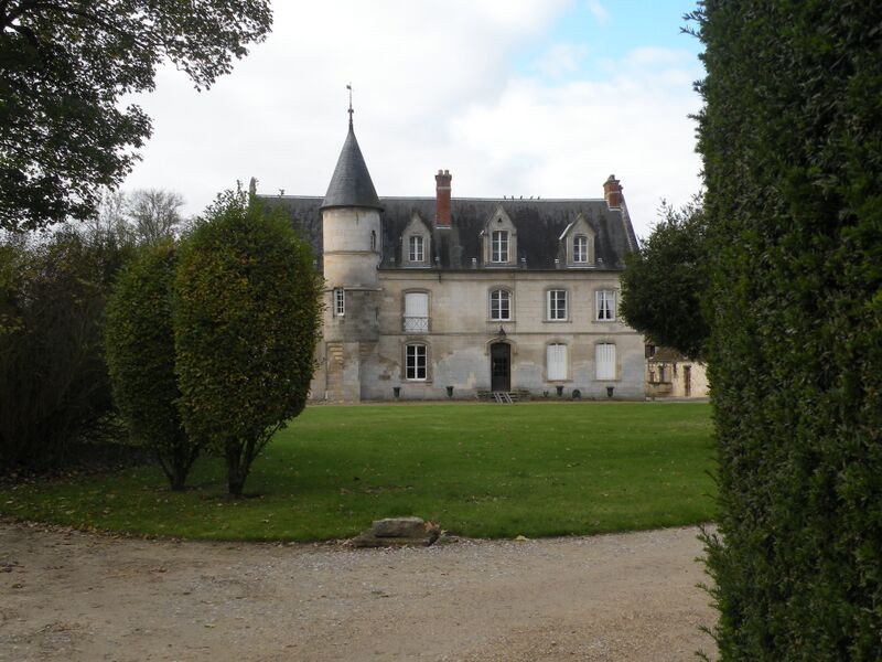 ملف:Château des Étournelles 2.JPG