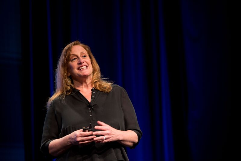 ملف:Cindy Chupack.jpg