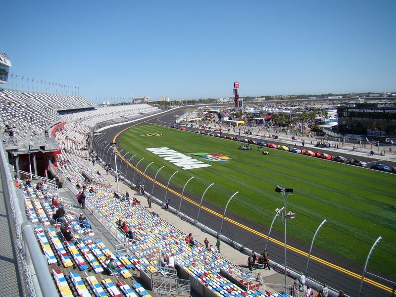 ملف:Daytona International Speedway 2011.jpg