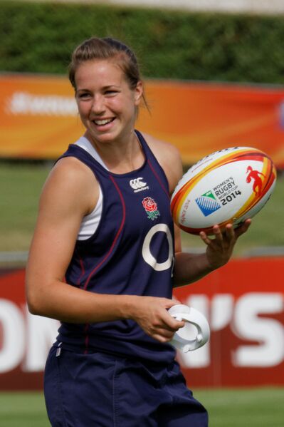 ملف:Emily Scarratt cropped 2014.jpg