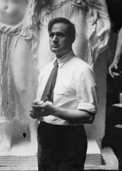 ملف:James Earle Fraser.jpg