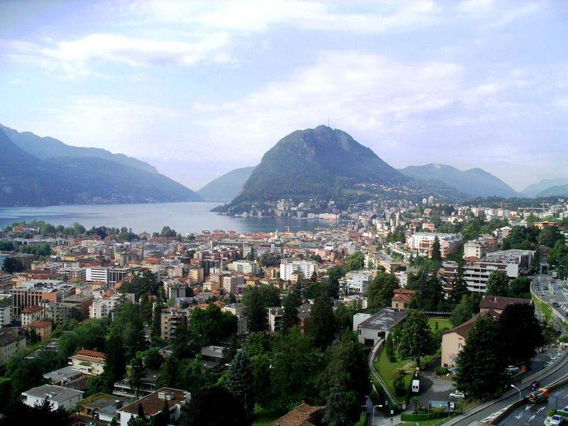 ملف:Lugano (Ticino) View on Lake Lugano and Monte San Salvatore.jpg