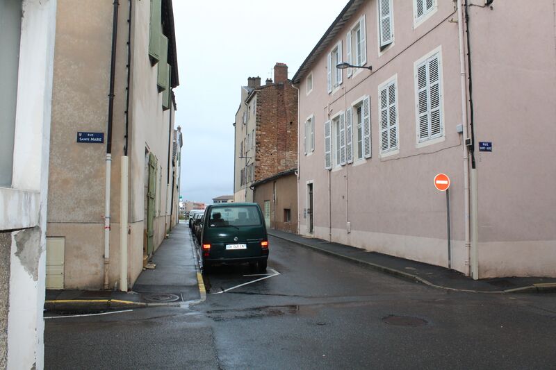 ملف:Rue Arbalète Mâcon 1.jpg