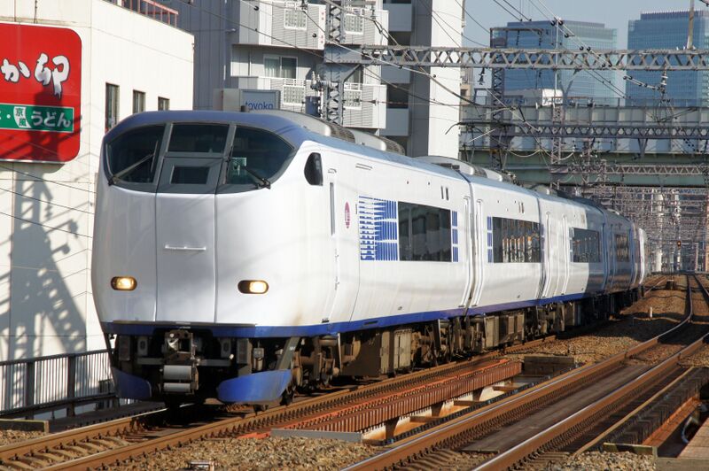 ملف:JRW serie281 Umeda-freight.JPG