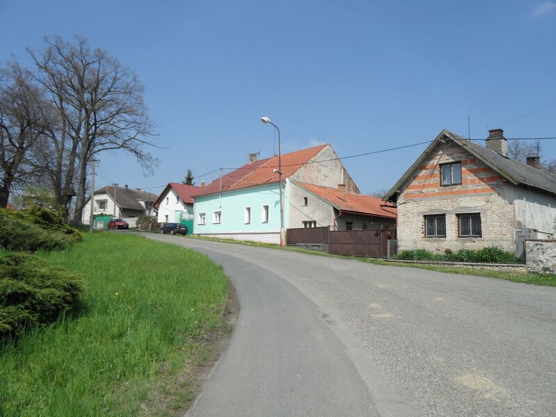 ملف:Korotice A. DomyPodelNavsi.jpg