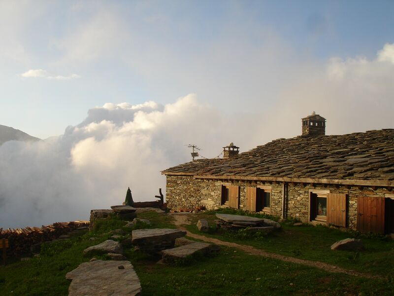 ملف:Refuge de l'Arpont.jpeg