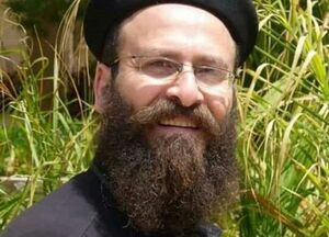 كاهن كنيسة كرموز ارسانيوس وديد.jpg