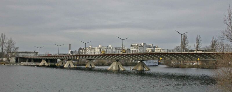 ملف:05327 Wasserstadtbrücke.JPG