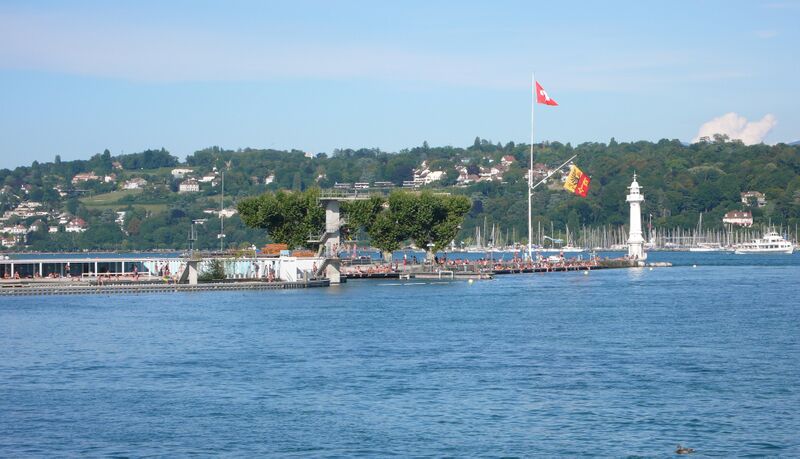 ملف:GenevePiscine.JPG